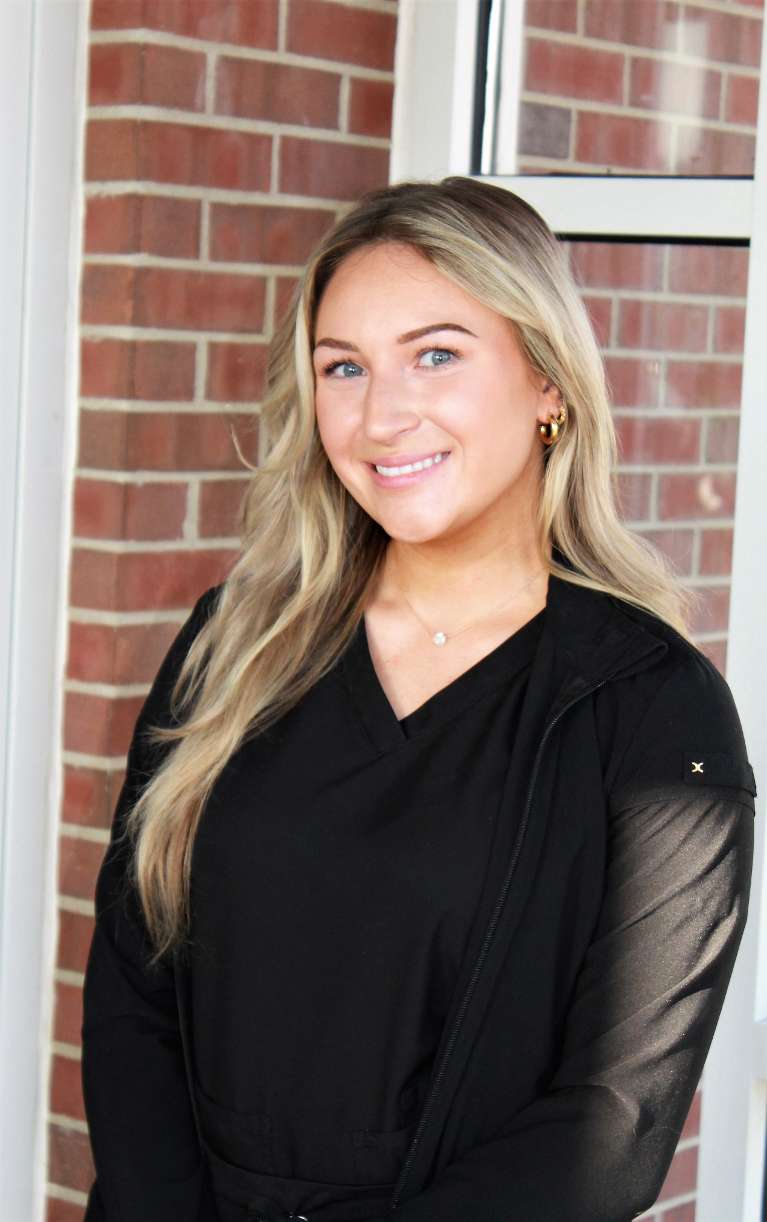 Dental hygienist at dentist near me Champaign, IL